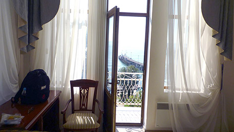 Ritsa Oteli'nde oda manzarası